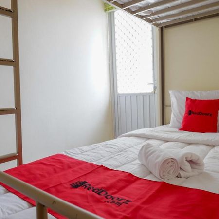 Reddoorz Hostel Near Kota Lama Semarang Extérieur photo