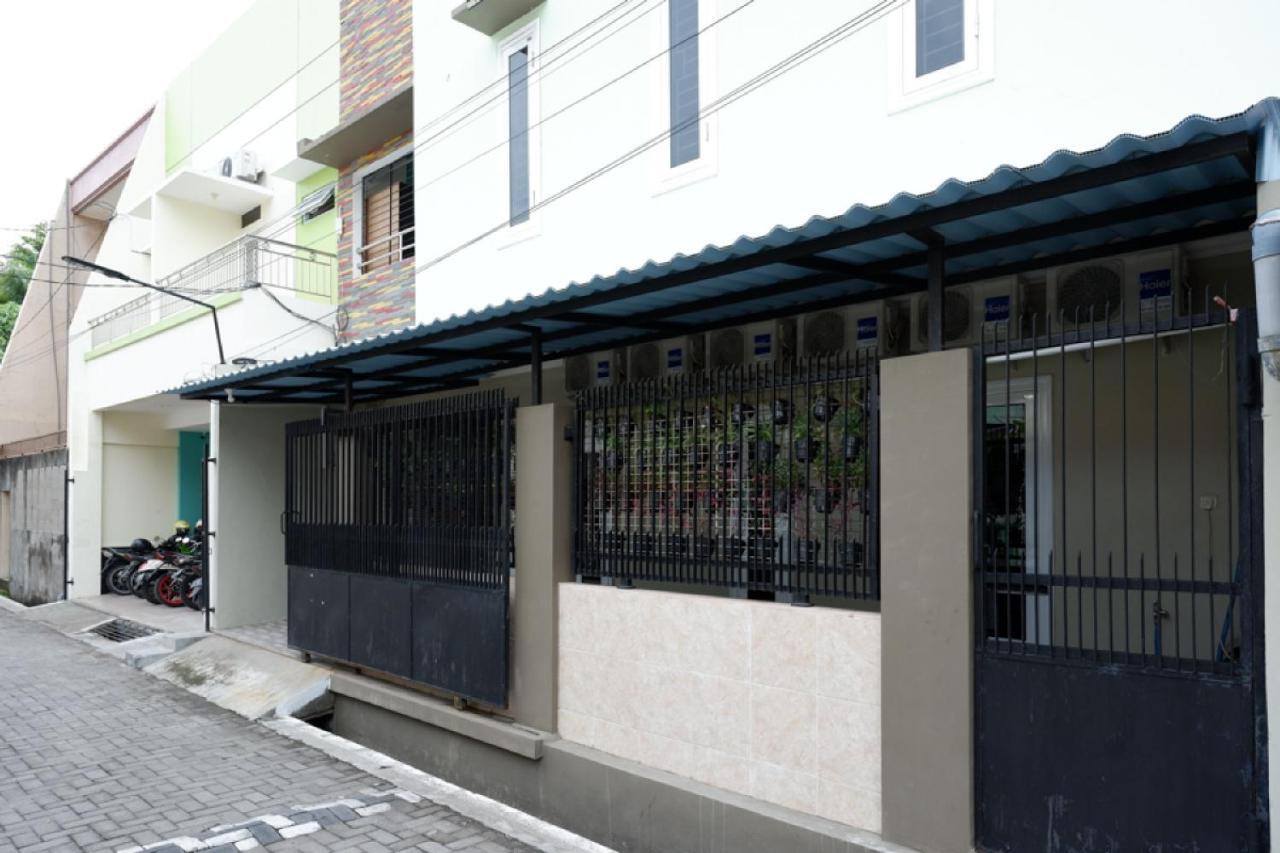 Reddoorz Hostel Near Kota Lama Semarang Extérieur photo