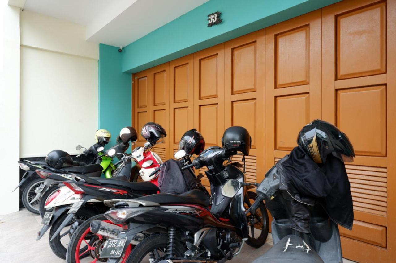 Reddoorz Hostel Near Kota Lama Semarang Extérieur photo